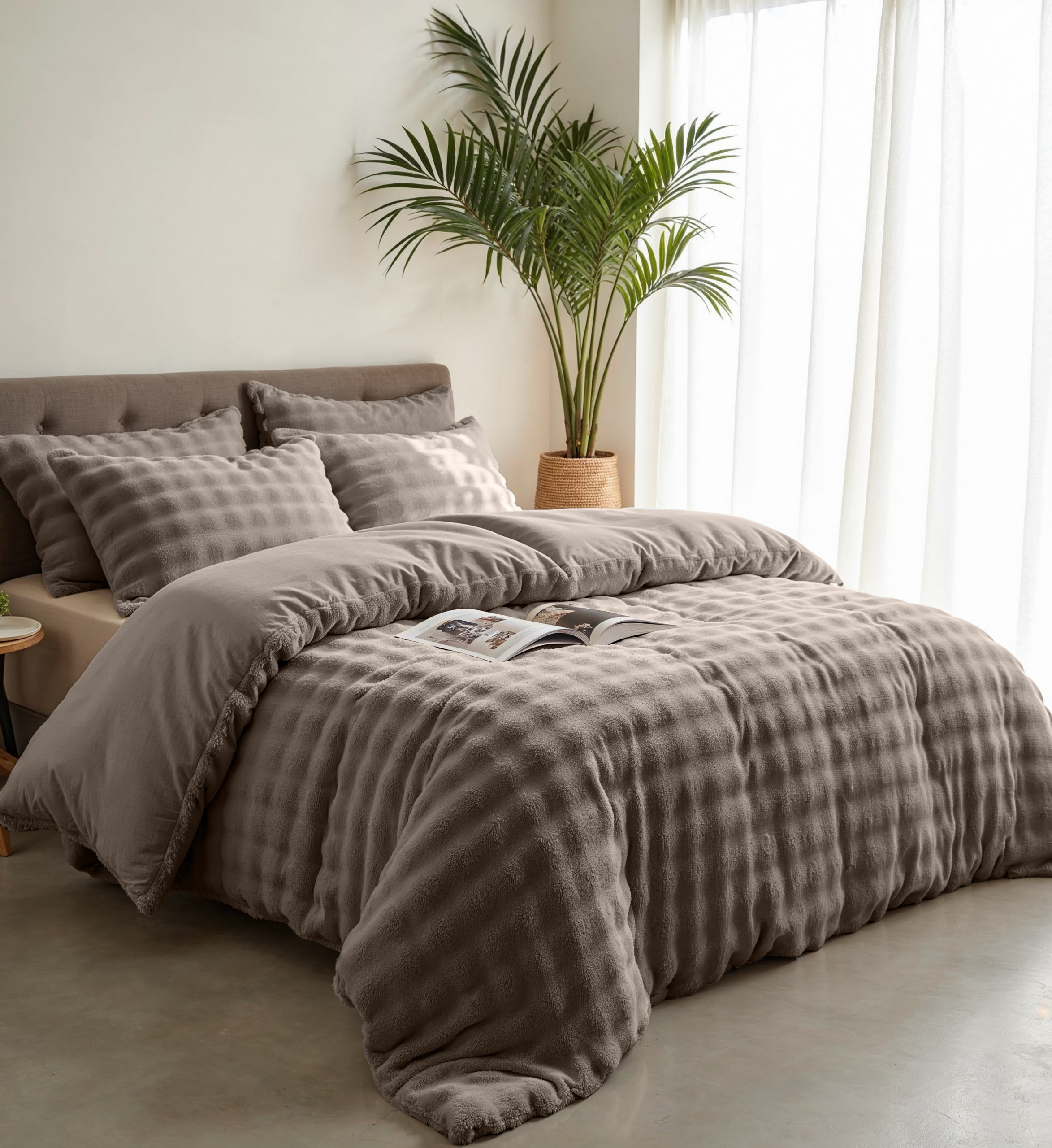 Pompom Taupe 240 x 220