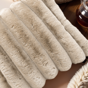 Rib Rabbit Fur Sierkussen Zand 50 x 50