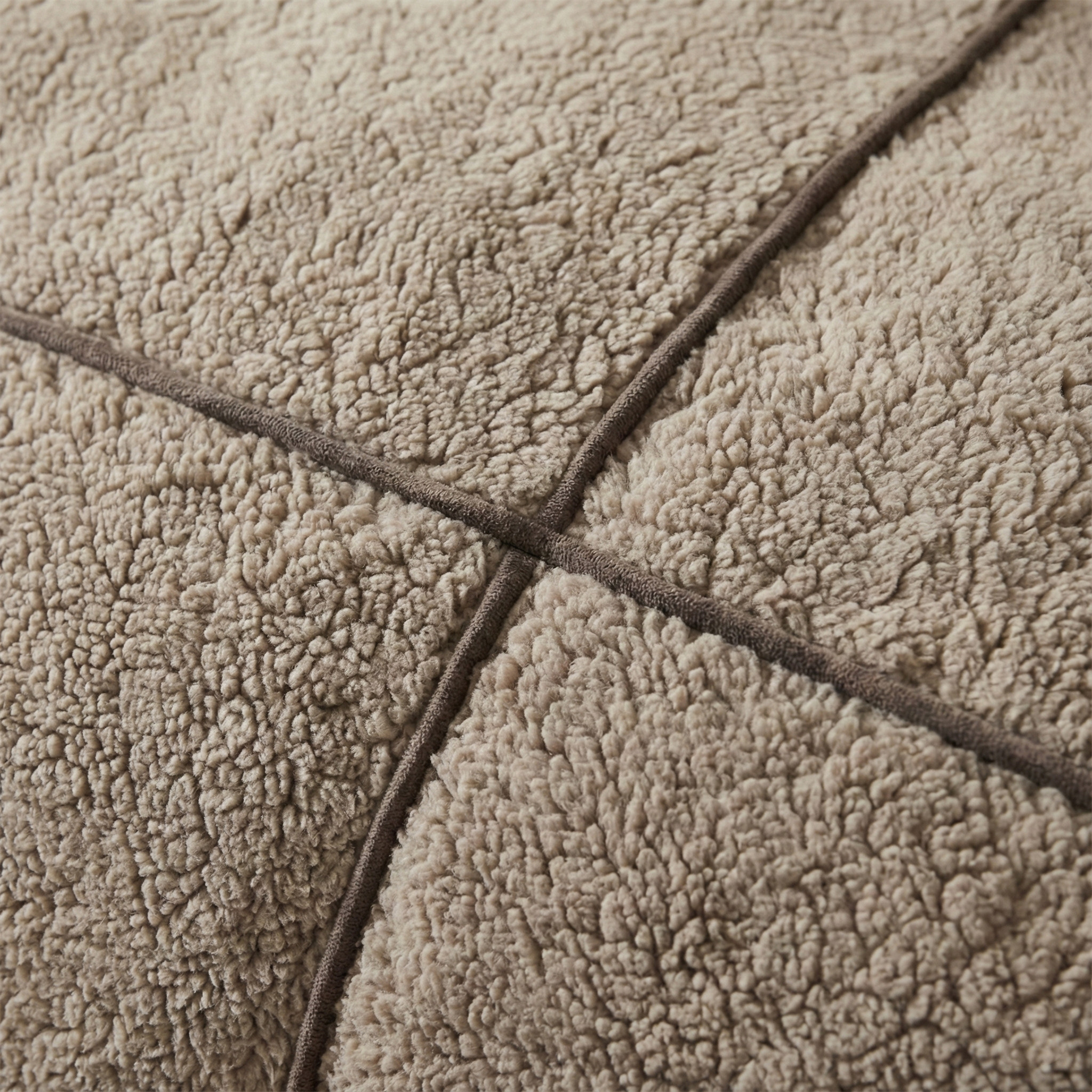 Teddy Trim Taupe 200 x 200/220